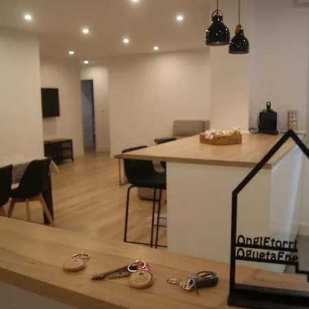 Grande, Nuevo, Garaje, Arena, Casco Viejo Apartamento